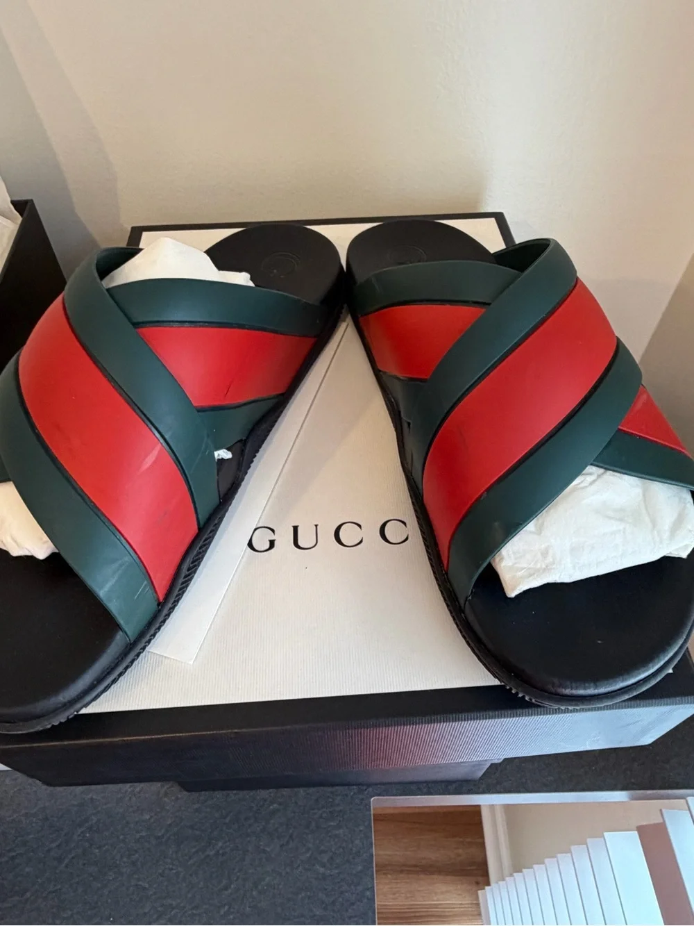 Men’s Gucci Green and Red Crisscross Leather Slide Sandals
